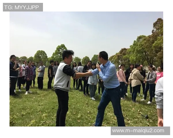 羽毛球巨献揭秘上海羽毛球队如何实现卓越团队协作与默契配合